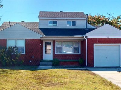 1516 Oxford Way, The Village, OK, 73120