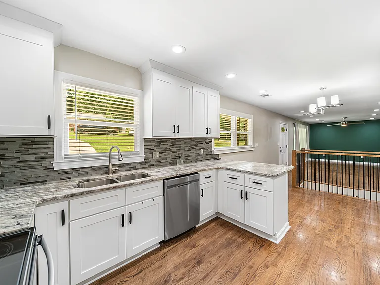 2128 Mark Trl — Photo 19