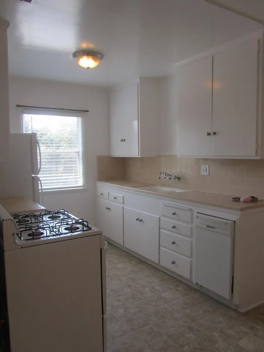 Building Photo - 16179 W Sunset Blvd #1