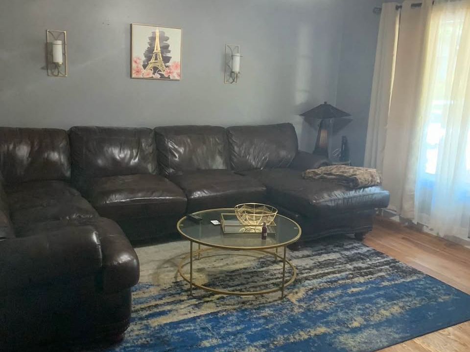 2nd image of 4047 Magnolia Ln