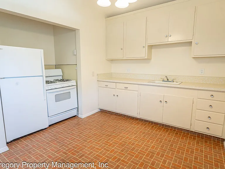 1210 Paru St. — Photo 4