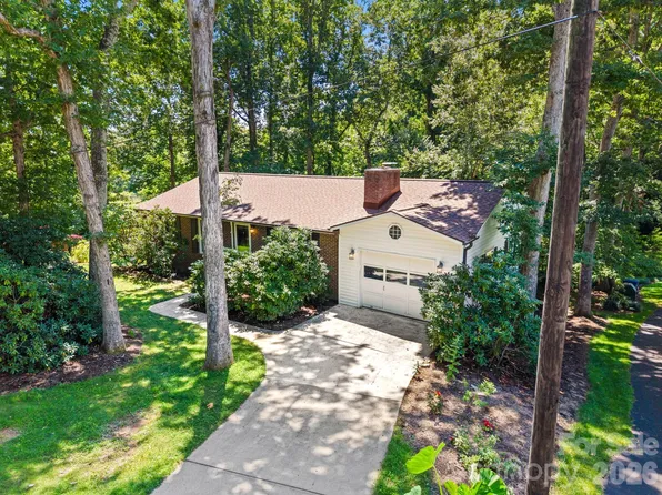 98 Pensacola Ave, Arden, NC 28704