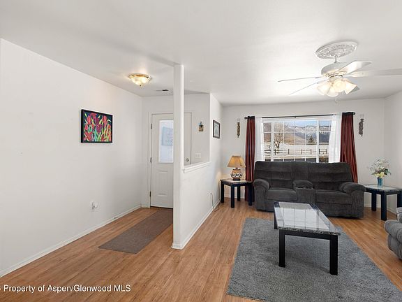 3rd image of 256 Cliff View Cir