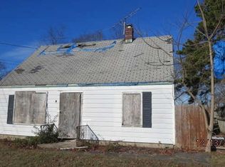 30 E Halley Ln, Central Islip, NY 11722