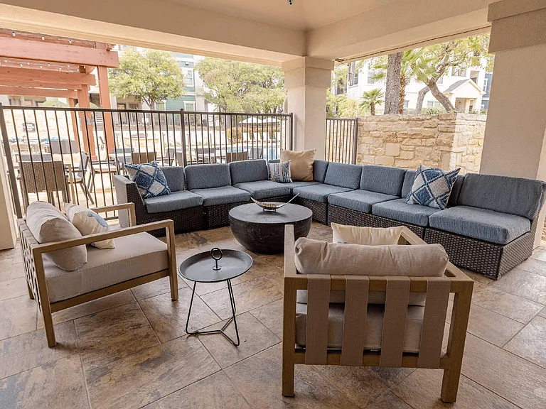 Pecan Springs — Photo 15
