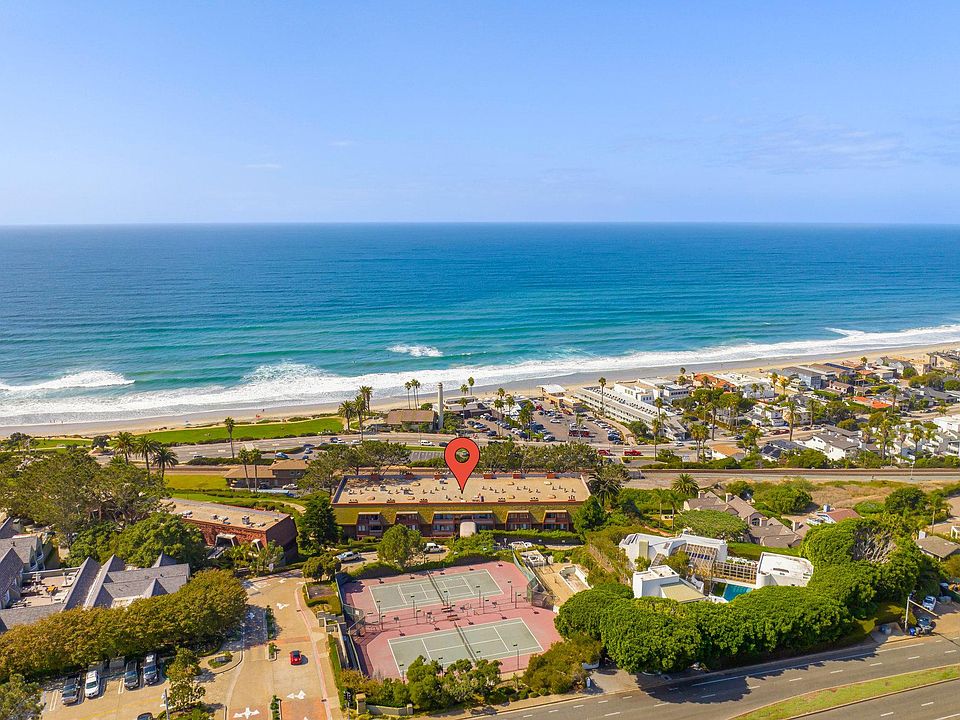 Aerial photo of the building and proximity to the beach, town, L'Auberge Del Mar Resort.