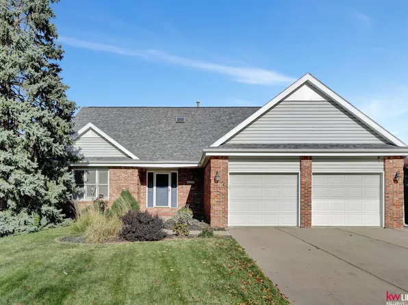 7436 Karl Dr, Lincoln, NE 68516