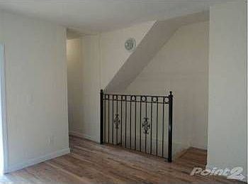 4th image of 2859 Dewey Ave