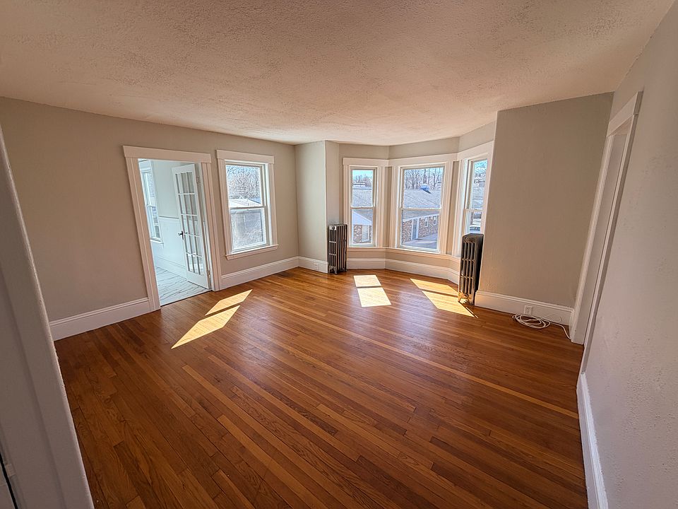 1st image of 35 Charles St Floor 2