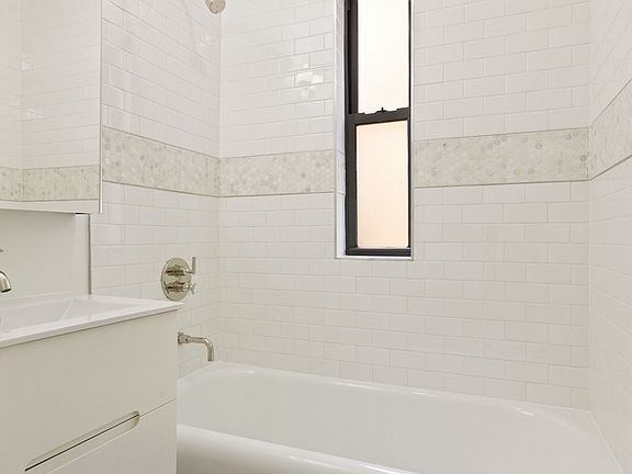 4th image of 225 W 23rd St APT 5G