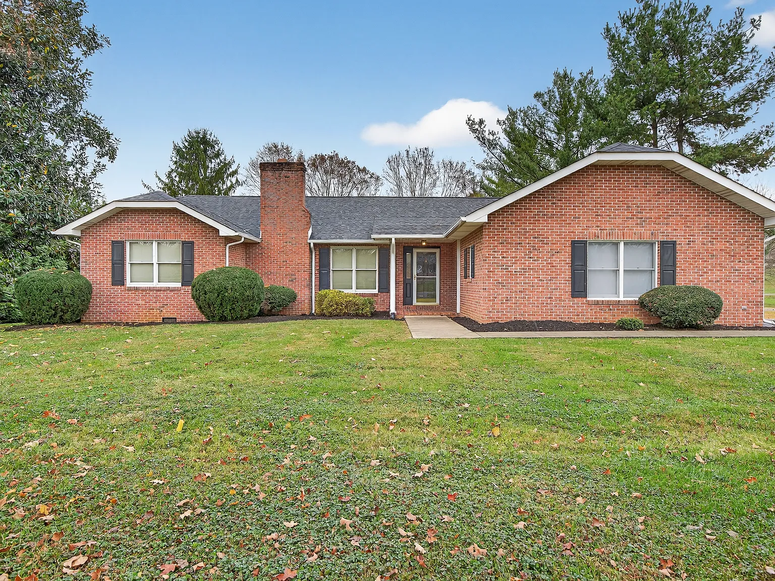 3 bed, 1800 sqft, $2,200 — Photo 1