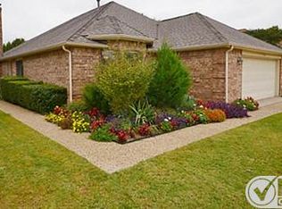 2839 Laurel Oaks Dr, Garland, TX 75044
