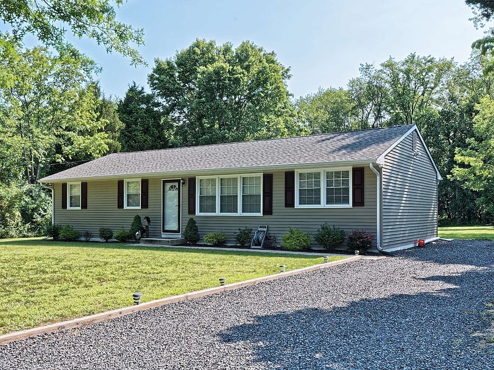 2nd image of 2571 Friendship St