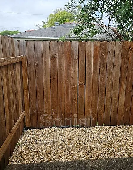 924 Deslonde St #B — Photo 9