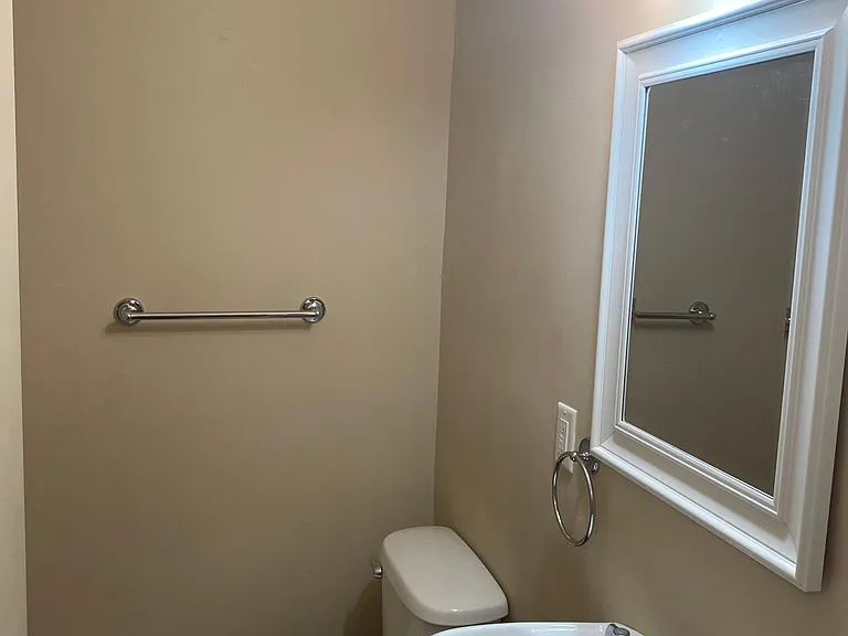 202 S Scott St — Photo 8