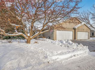 2121 Southwind Rd, Maplewood, MN 55109