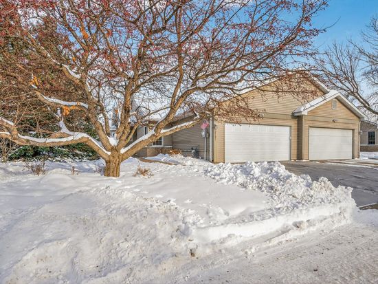 2121 Southwind Rd, Maplewood, MN 55109