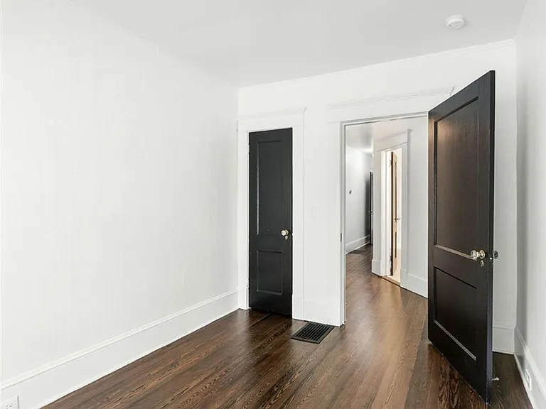 1047 Greencove Ave NE — Photo 16