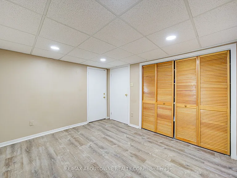1156 Old Colony Rd #LOWER — Photo 32
