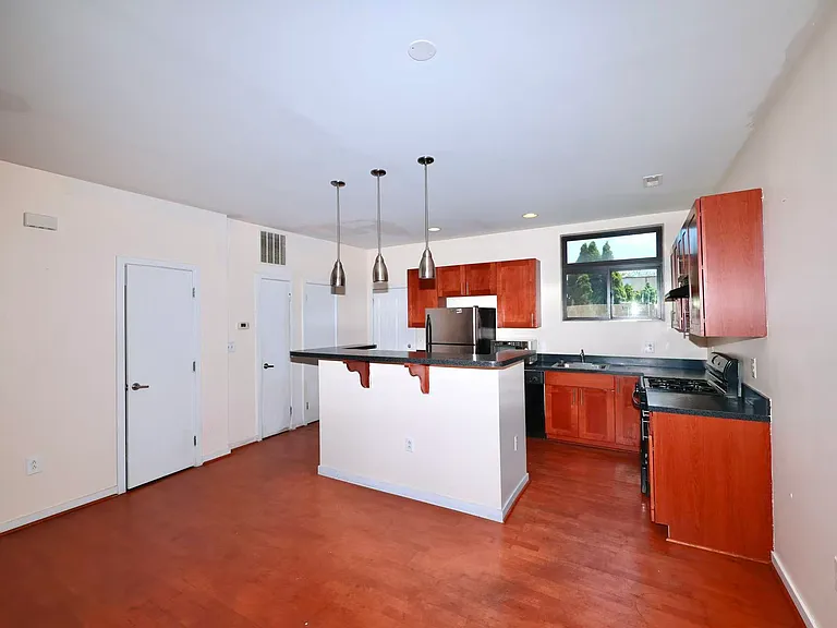 621 N 10th St #1 — Photo 26
