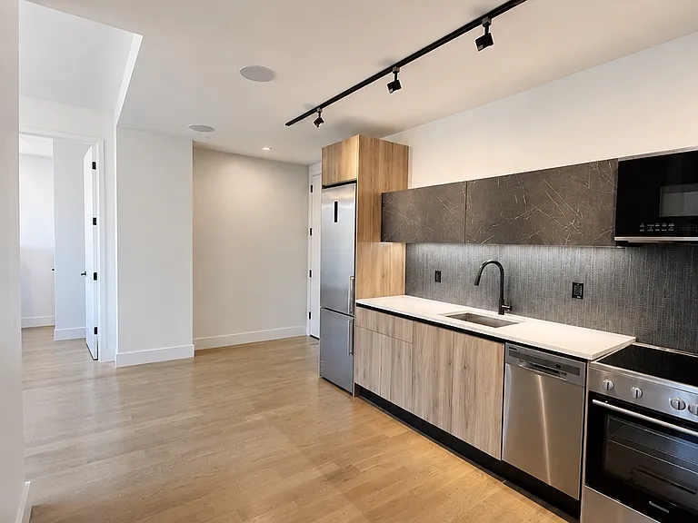 2708 Snyder Ave #206 — Photo 8