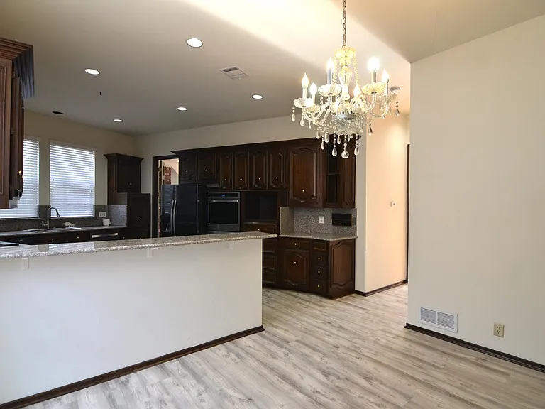 7000 Ivory Ct — Photo 12