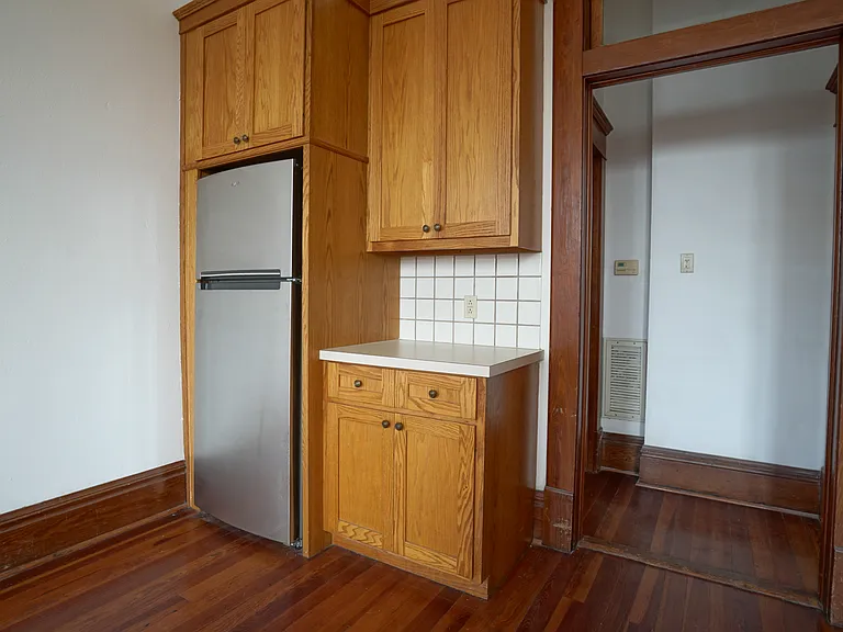 100 W Hopkins St #204 — Photo 6