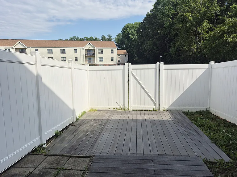 309 Surry Ln — Photo 18
