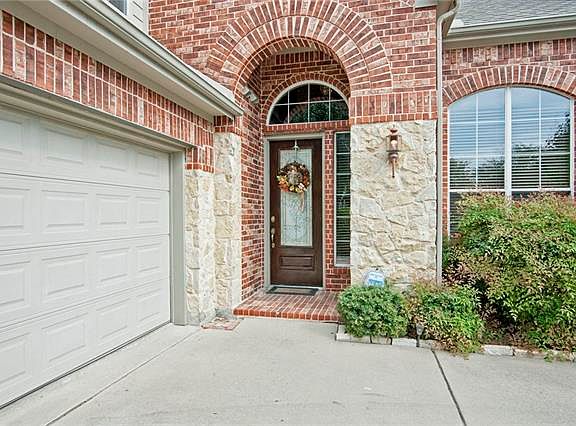 3rd image of 1700 Wagon Wheel Dr