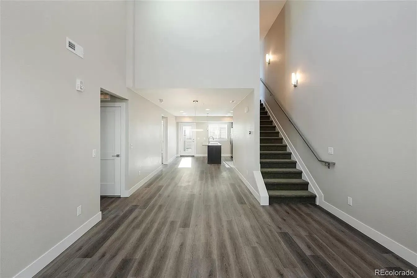2 bed, 1400 sqft, $3,000 — Photo 3