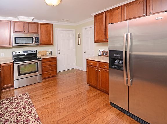 4th image of 1720 Stone Wood Dr
