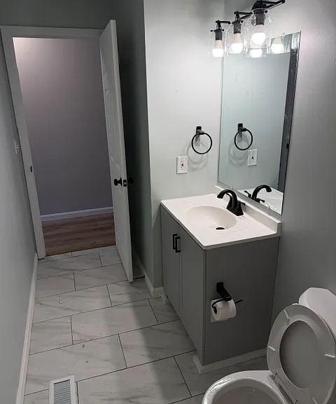 407 E Shelby St — Photo 12