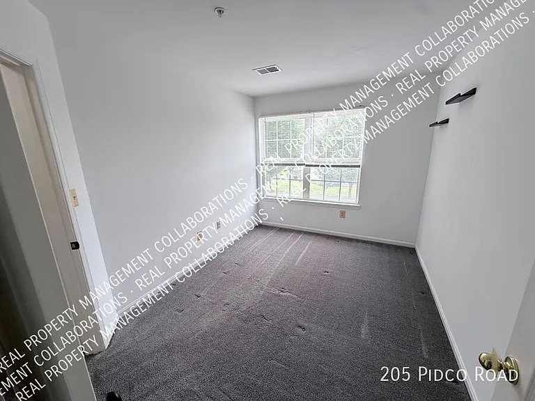 205 Pidco Rd — Photo 14
