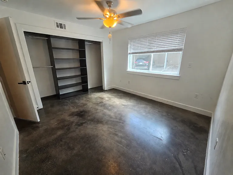 2200 Dickson Dr #124 — Photo 6