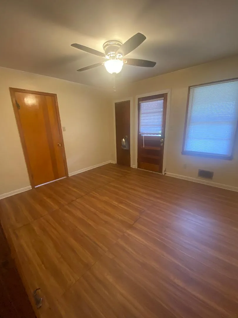 4 bed, 1118 sqft, $1,400 — Photo 3