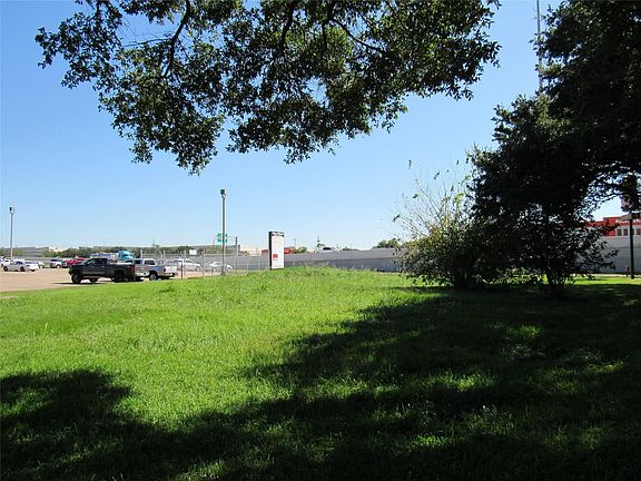 2nd image of 3735 Red Bluff Rd