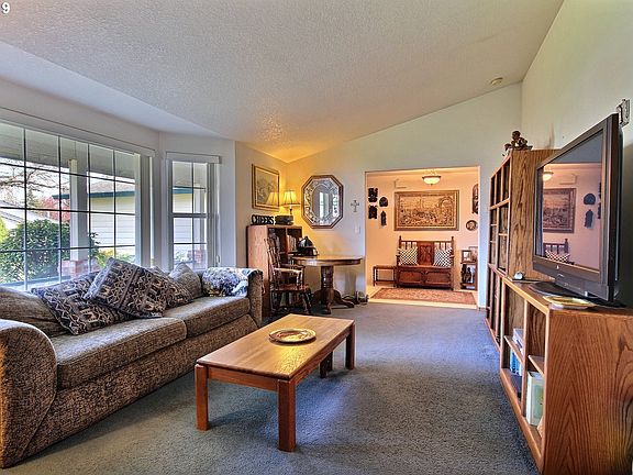 5th image of 7414 NE 87th Cir