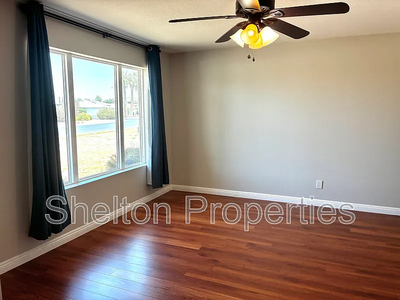 4 bed, 2.0 bath, 1862 sqft, $2,595 — Photo 2