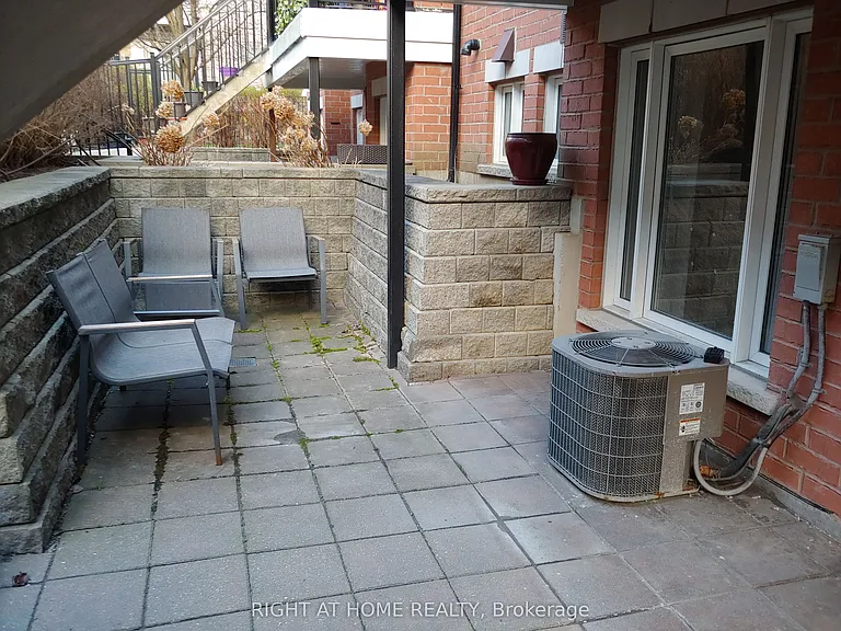 310 John St #162 — Photo 7