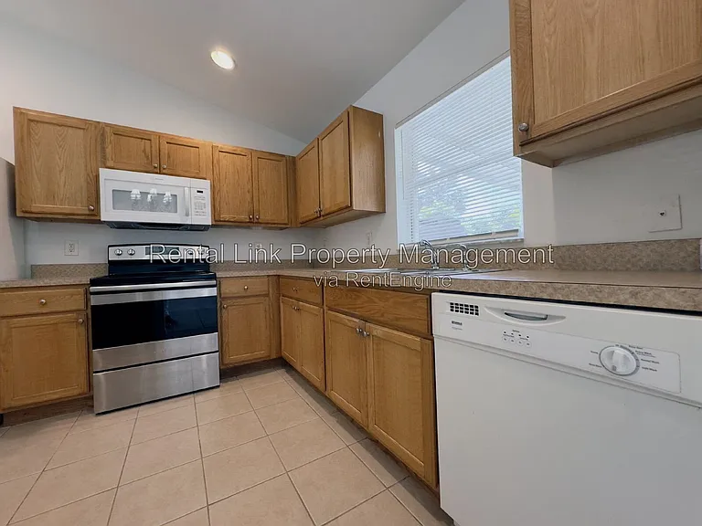 4867 30th St SW — Photo 11