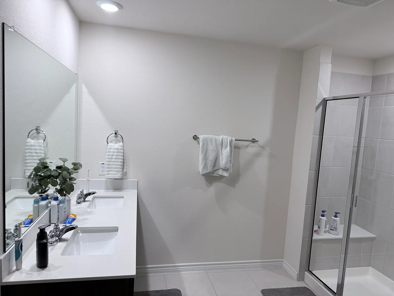 4 bed, 2014 sqft, $2,095 — Photo 4