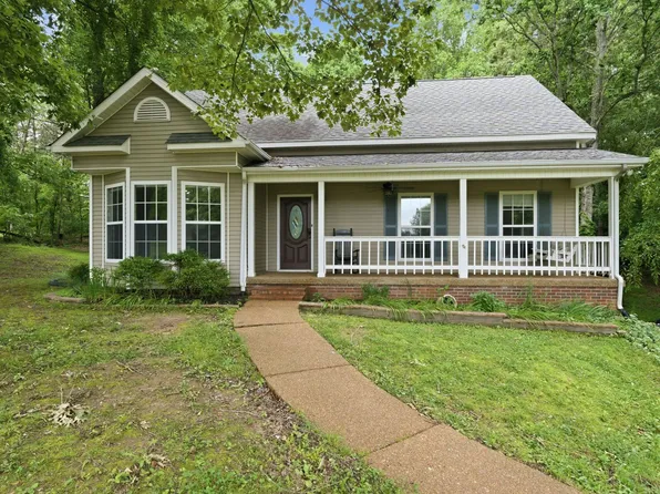 608 Beechtree Ct, Burns, TN 37029