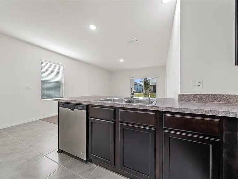 2667 Swooping Sparrow Dr — Photo 9