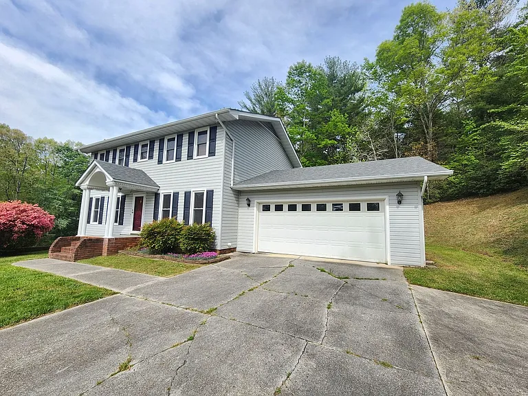590 Deep Woods Dr — Photo 3