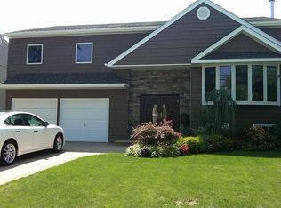2994 Beach Dr, Merrick, NY 11566