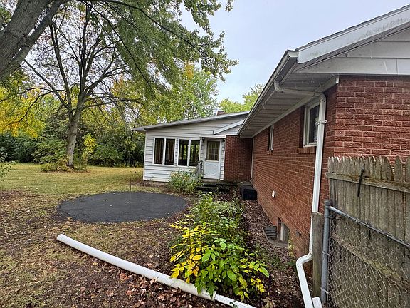 5th image of 5047 W Taft Rd
