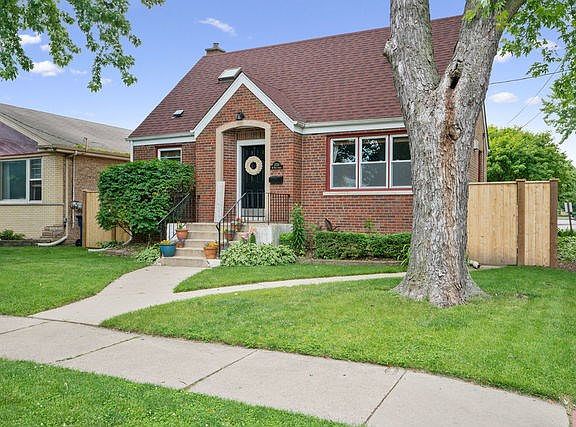 2nd image of 3334 W 99th St