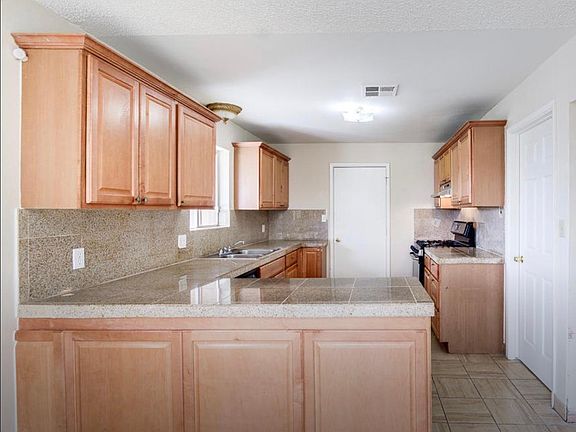2nd image of 2084 E Don Carlos Ave