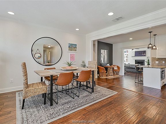 4th image of 805 Thomas St