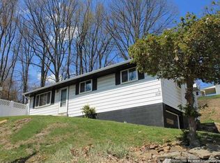 518 Harbison Rd, Beaver Falls, PA 15010
